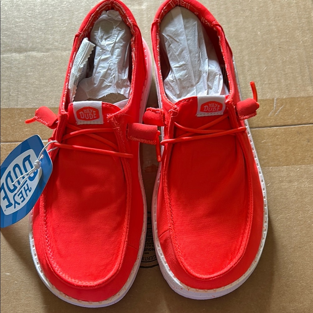 Hey Dude Firey Coral Wendy stretchy canvas